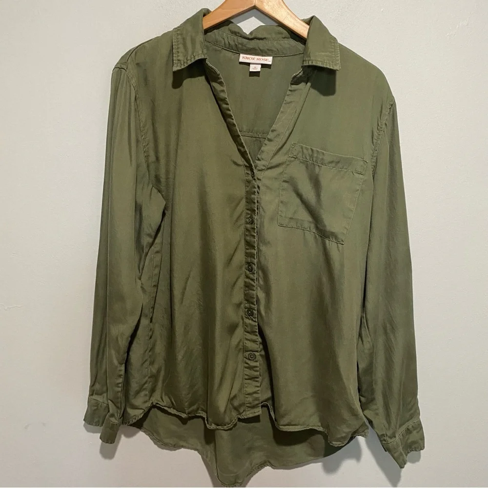 Knox Rose Women's Green V-Neck Collared Button Down Long‎ Sleeve Top Size M
